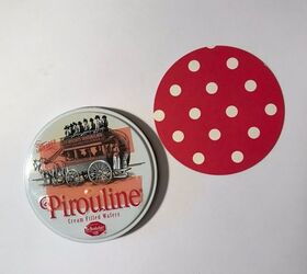 make a valentine using a recycled pirouline tin
