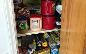 How can this pantry be organized???