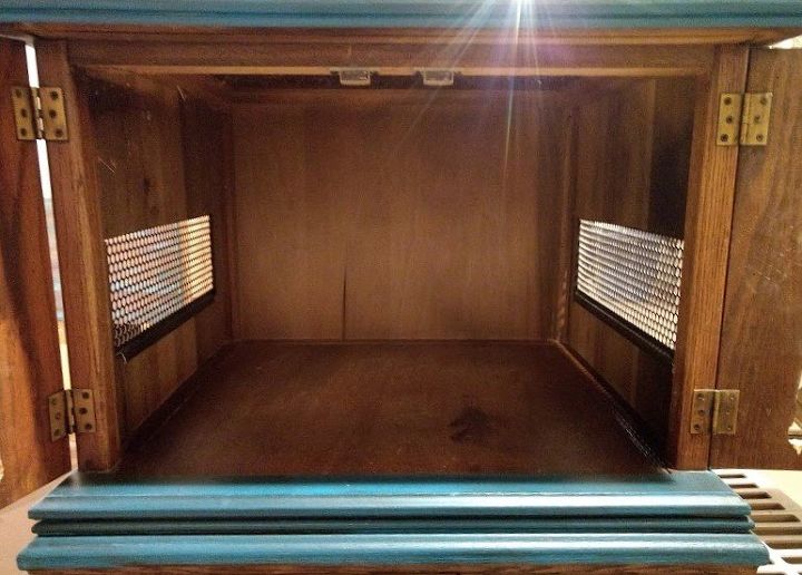 dog kennel made from an old end table