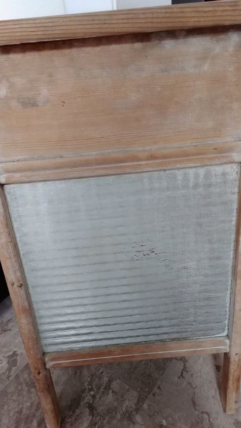 q any suggestions on how to clean the glass in this wash board