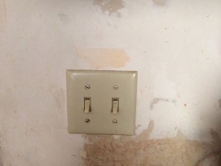 q what is the best way to remove wallpaper