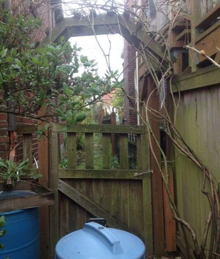 upcycled fence gate, The old sagging gate