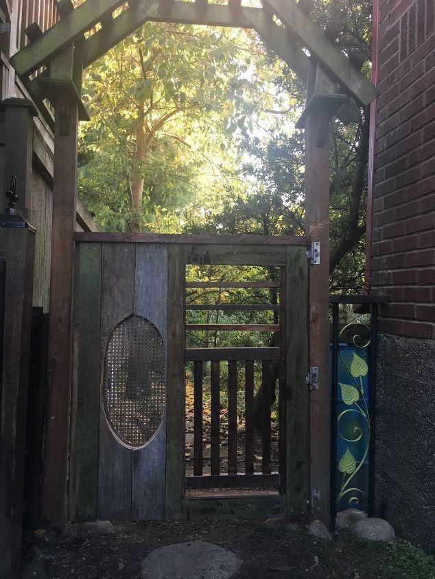 upcycled fence gate, Almost done