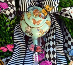 create a teapot wreath for a mad tea party
