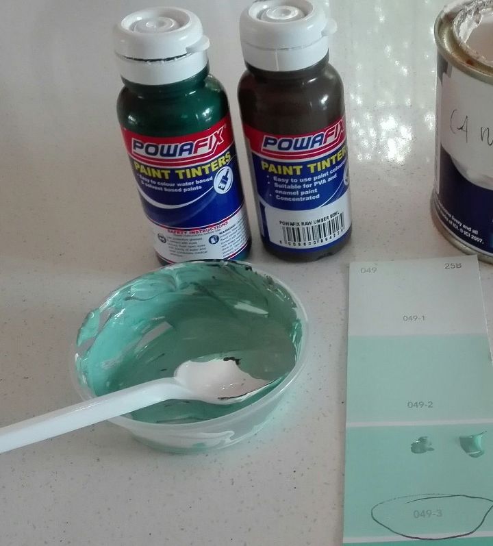 painting with chalk paint in a colour i mixed myself