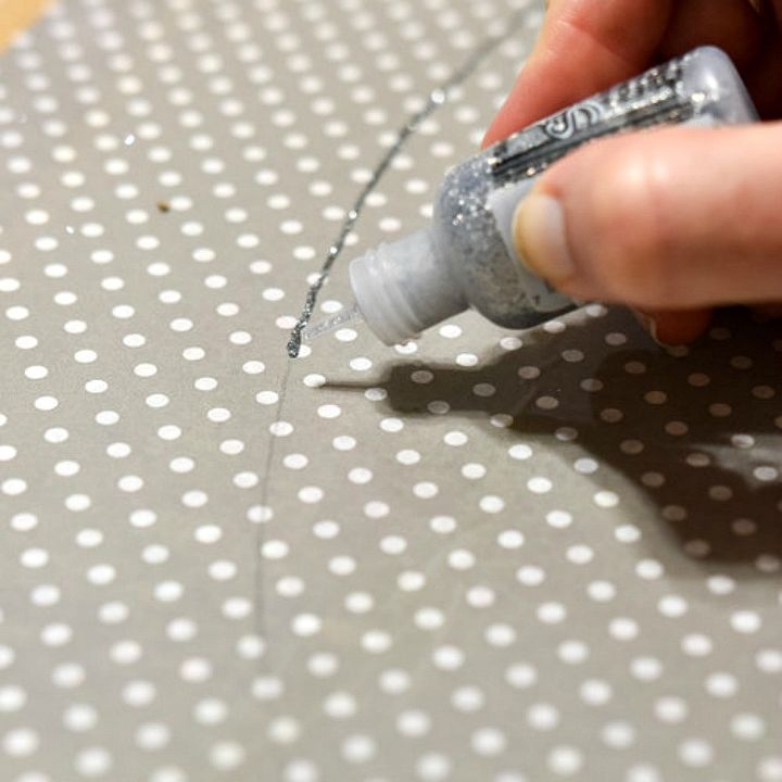 yard sale frame to fun home decor