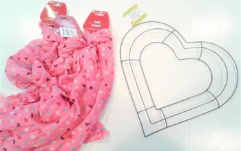 Guirnalda de bufandas para el Día de San Valentín - ¡Todo con artículos de la tienda del dólar!