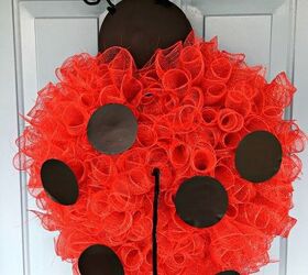 make a deco mesh ladybug for your front door