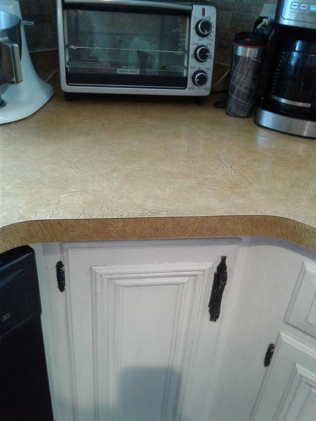q how to paint a faux leather countertop