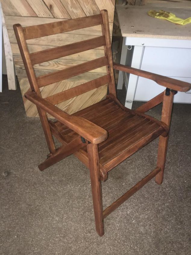 mancha uma cadeira de madeira