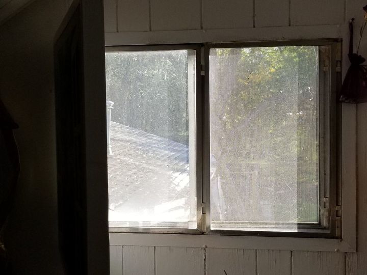 una ventana falsa oculta la ventana real