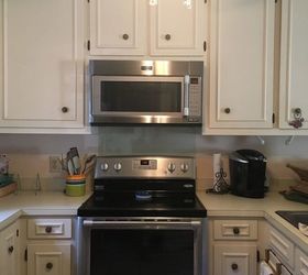 q which is better to paint cabinets lighter color on top