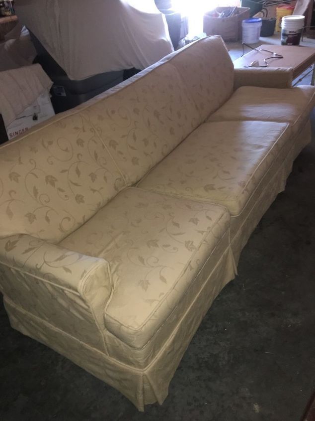 o que fazer com o velho sof feio e desconfortvel