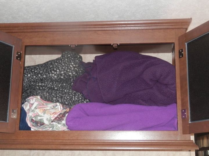 organizing extra bedding in rv or home