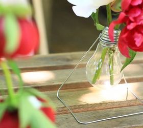 15 clever ways to repurpose old light bulbs, Hanging Hi tech Vase