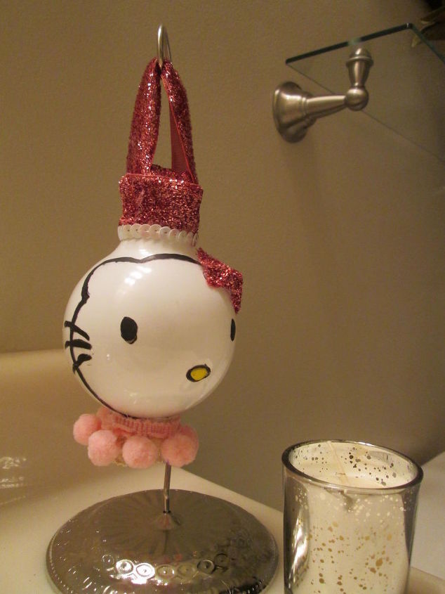 15 clever ways to repurpose old light bulbs, Cute Christmas Ornaments