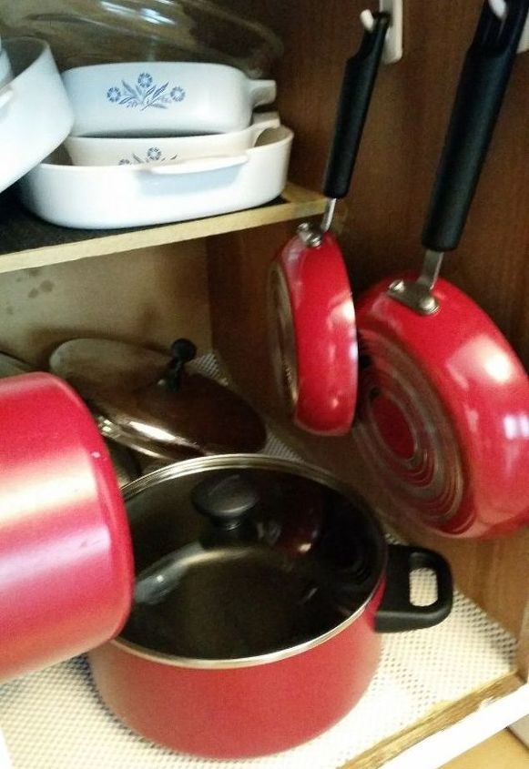 material of the week command hooks, Image courtesy of Cyndi Dimanno Valentine