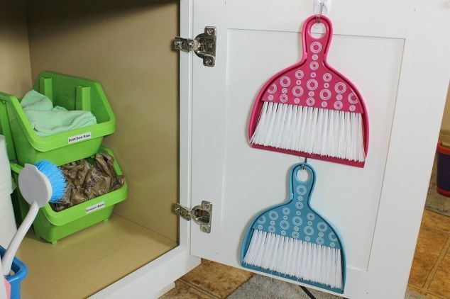 material of the week command hooks, Image courtesy of Maria Daniels Marquez
