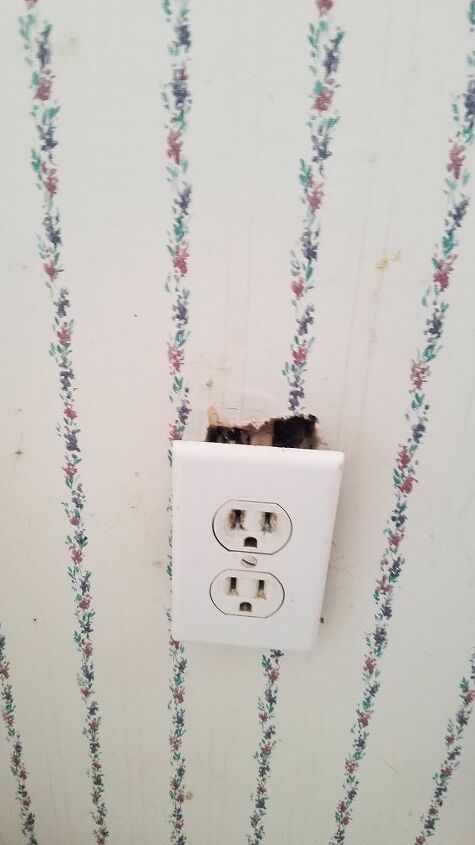 q how do repair electric socket