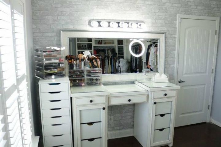 12 stunning ways to get that exposed brick look in your home, Cover one wall with brick wallpaper