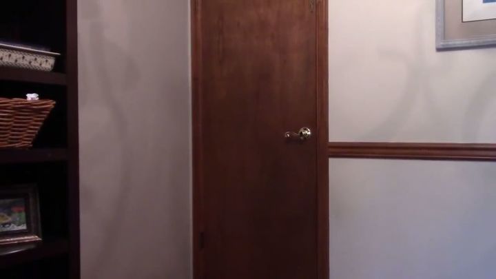puerta con paneles de imitacion