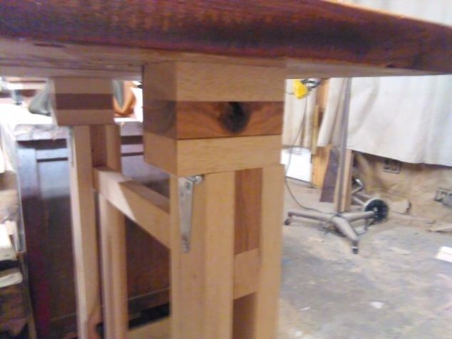 cabin table with folding legs, This is the short leg side