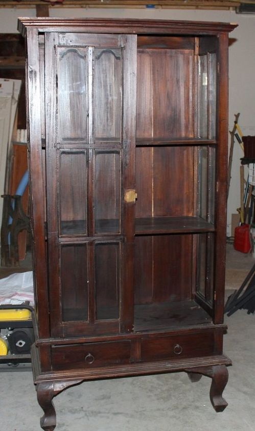 using old cabinet doors for wall decor