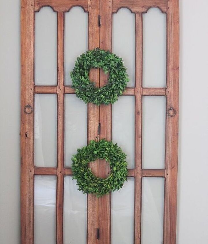 using old cabinet doors for wall decor