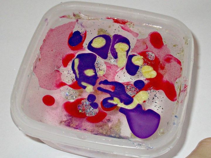 marbling glass bottles with nail polish