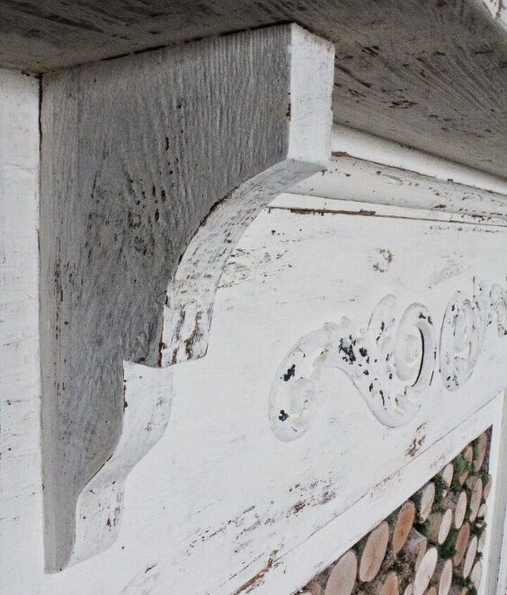chalk paint vs milk paint and the one i prefer, A close up of my milk painted mantel