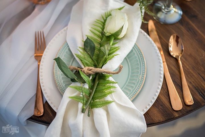 how to create a romantic table for 2 on a budget