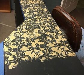 secretary in black lace, Allow the Textura to dry