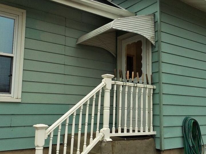 q keeping squirrels off a porch railing