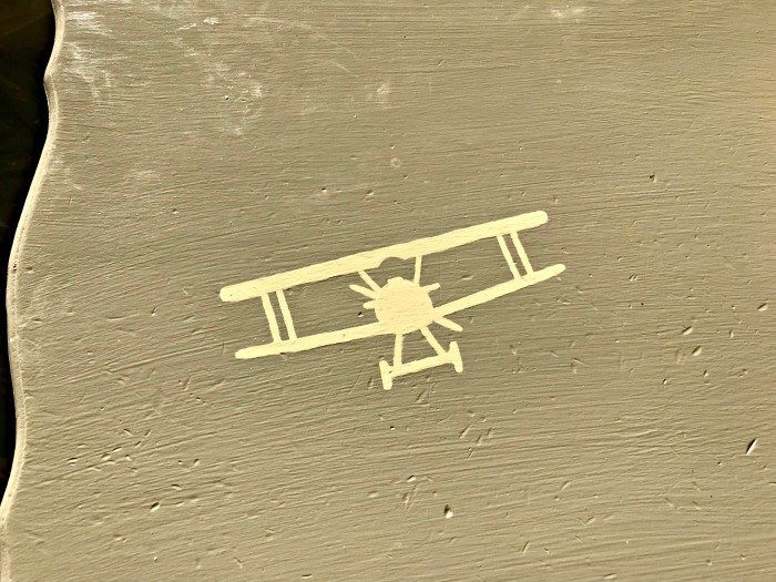 easy diy to strip paint and fixer upper teal paint