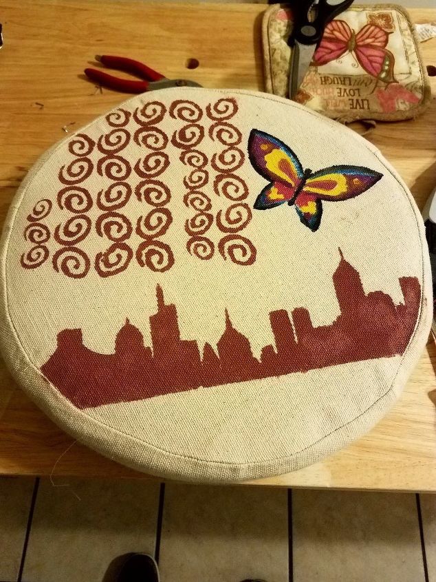beginners stenciling, Giant Butterfly attacks city