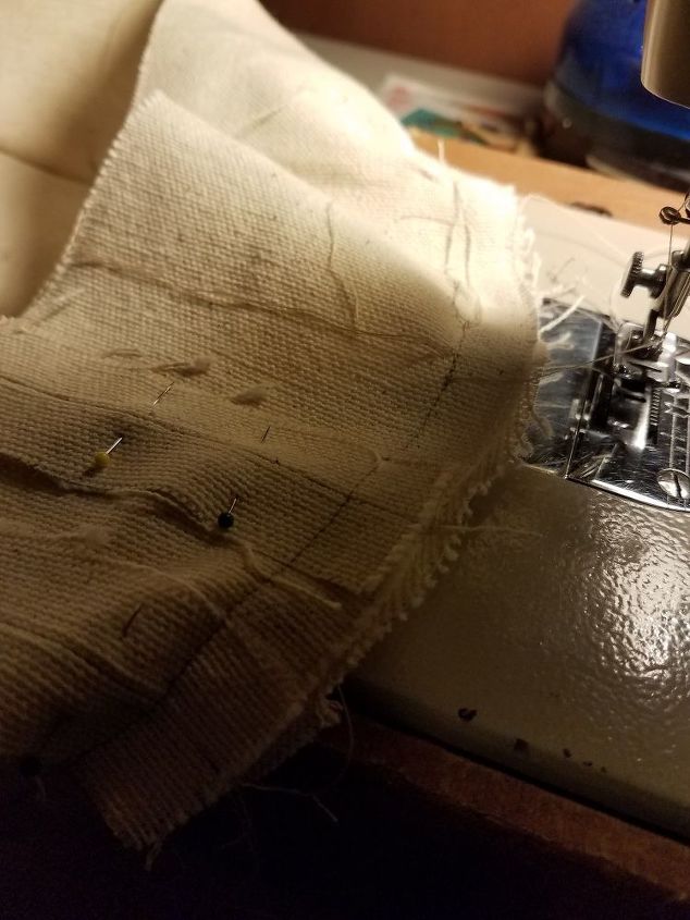 funda de cojn sew easy, Fijar las costuras laterales para coserlas