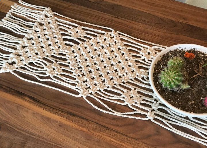 easy macrame table runner