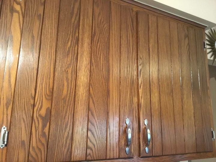 q what is the best type of paint to use for wood grain kitchen cabinets