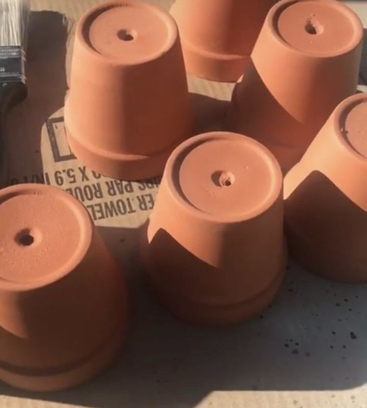 transforme vasos de terracota da loja do dlar em decoraes de mesa de pscoa