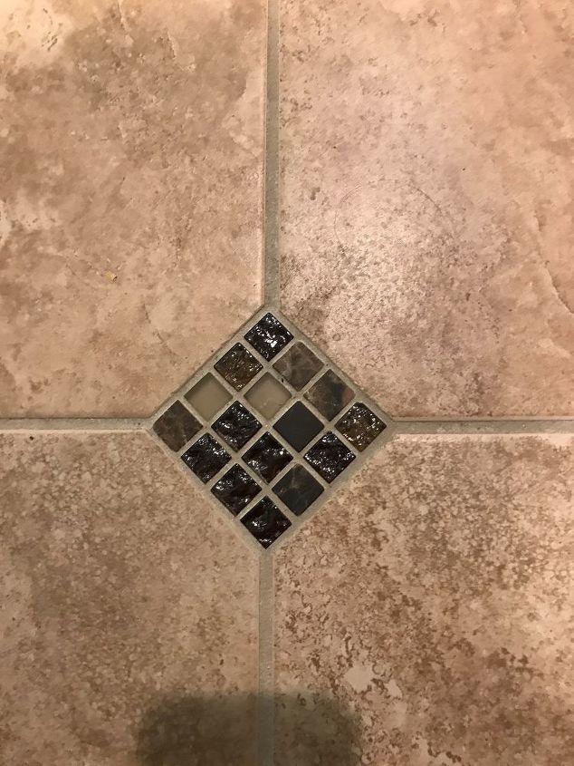 q help i need ideas on decorating with this tile
