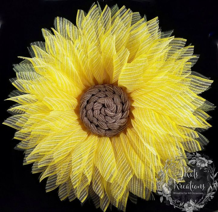 braided deco mesh swirl center for flower wreaths, Yellow sunflower with solid center