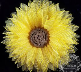 deco mesh single petal flower wreath tutorial, Yellow for Spring Summer