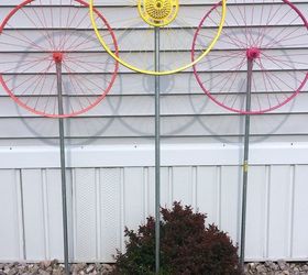 bicycle wheel yard art