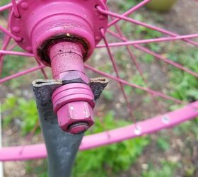 bicycle wheel yard art