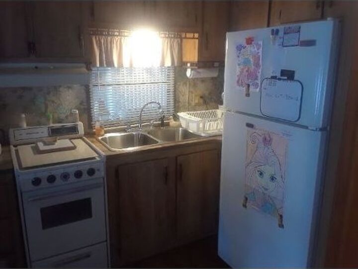 q i want to paint kitchen cupboards white or light grey chalk paint