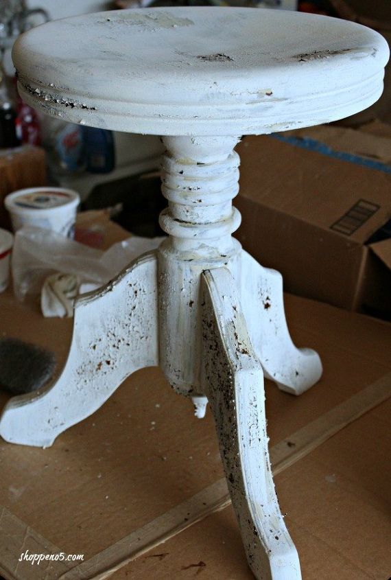 how to get a vintage look on an old piano stool