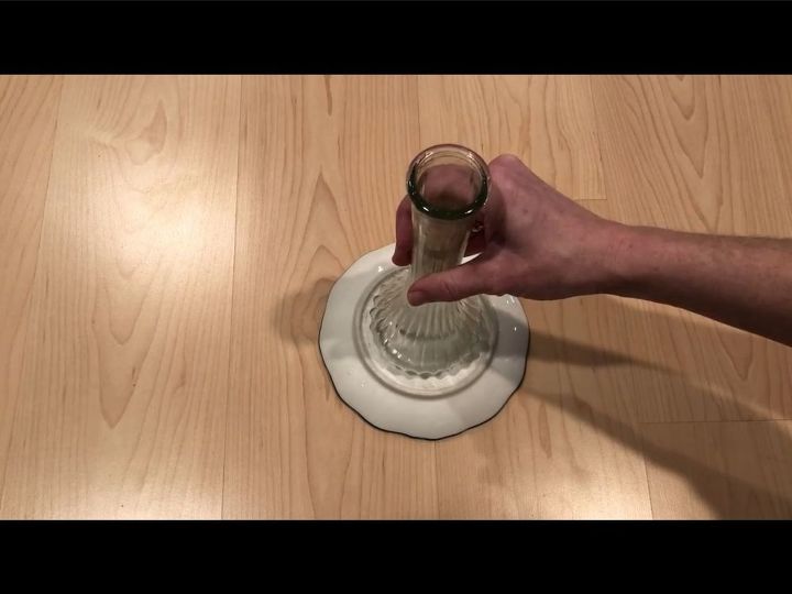 pouring tea pot tea cup