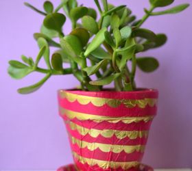 22 ideas to make your terra cotta pots look oh so pretty, Decorate it with tissue paper