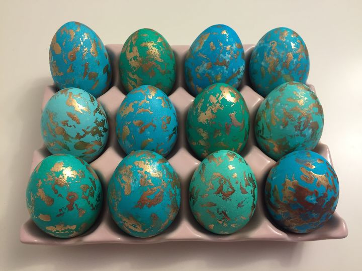 s quick easter egg ideas that are just too cute, Dye them and dab a sponge with gold paint