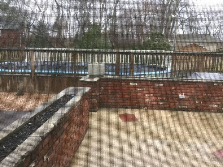 q how to create privacy screen on a roofless raised patio